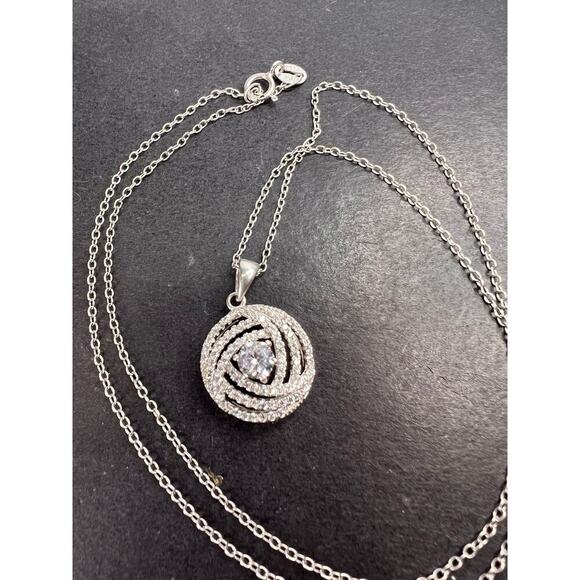 Cz swirl circle sterling silver pendant and chain - Picture 1 of 11